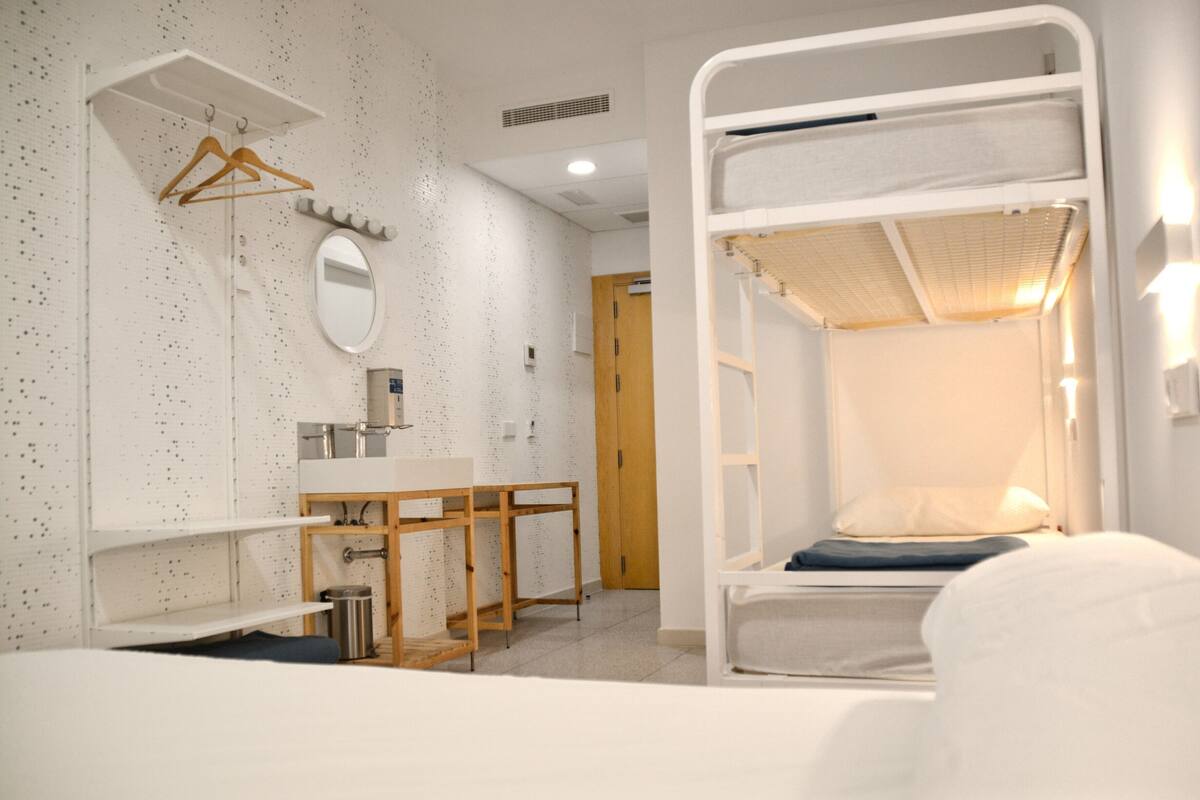 家庭四人房 | 防敏寢具、隔音、熨斗/熨衫板、免費 Wi-Fi