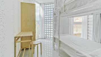 Basic Double Room, 1 Bedroom, Ensuite, Tower | Peralatan tempat tidur hipoalergenik, kalis bunyi