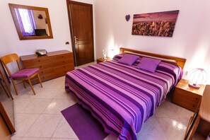 Classic Triple Room, Terrace | Premium bedding, desk, iron/ironing board, free cots/infant beds -  L'Aurora Viola (Carbonia)