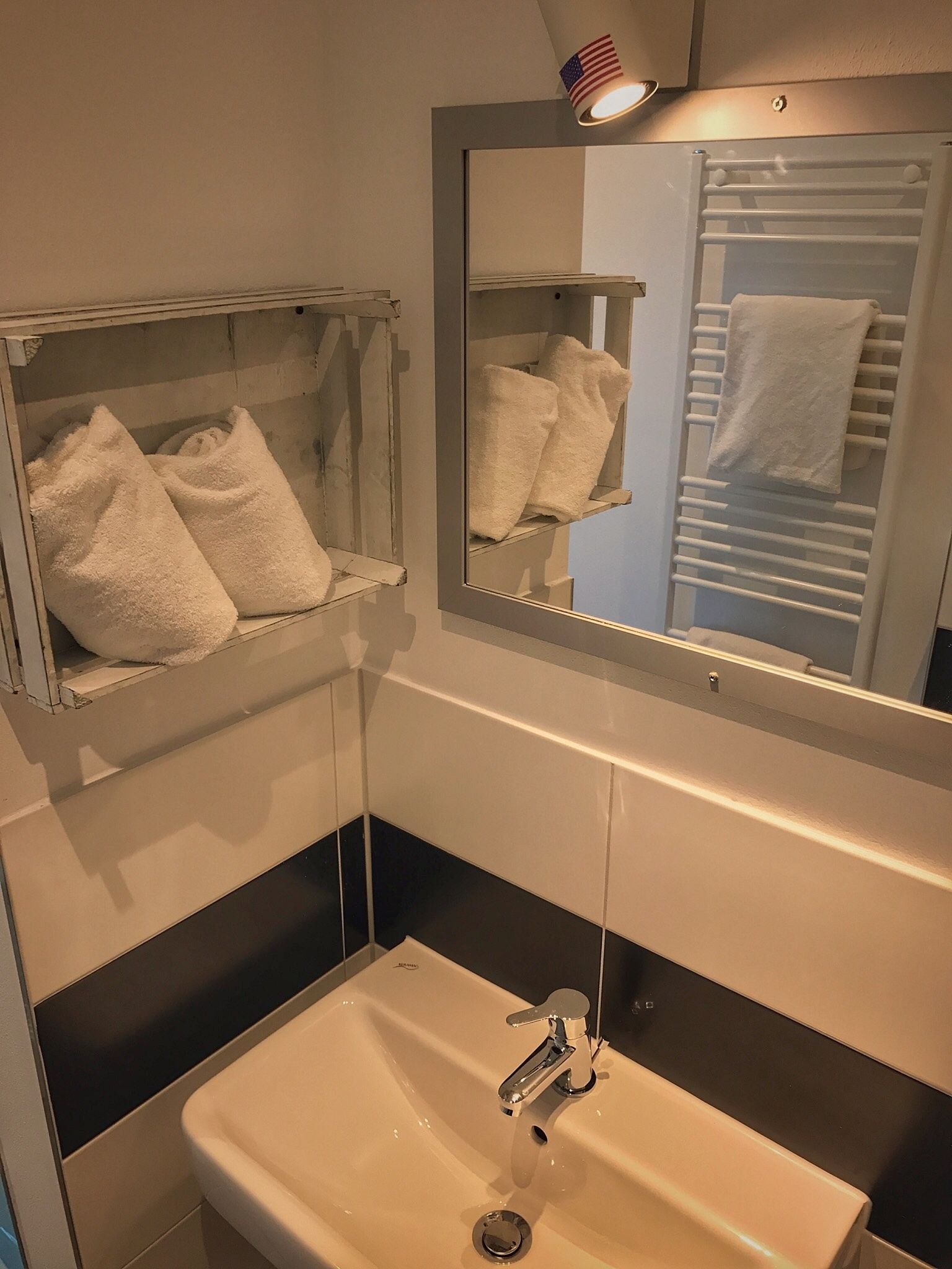 basic double room (rocket room) | bathroom sink