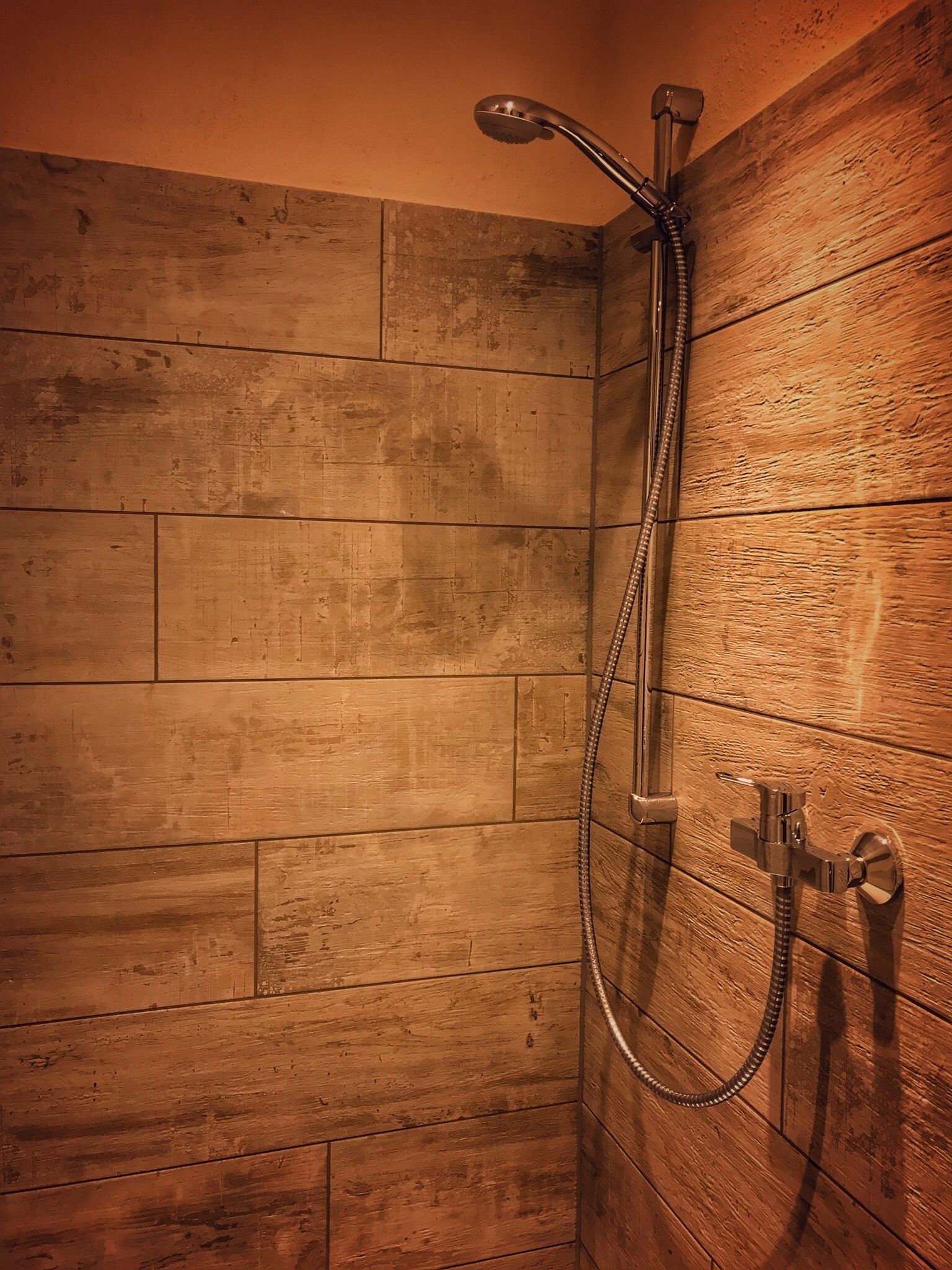 blackout curtains, free wifi, bed sheets