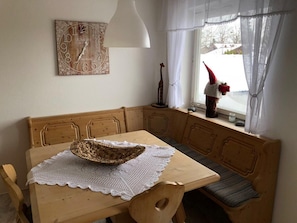 Fridge, microwave, oven, stovetop - Zweite Heimat (Uebersee)
