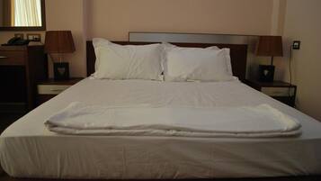 Desk, iron/ironing board, rollaway beds, free WiFi