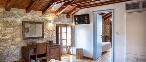 1 habitación, ropa de cama de alta calidad, minibar y escritorio