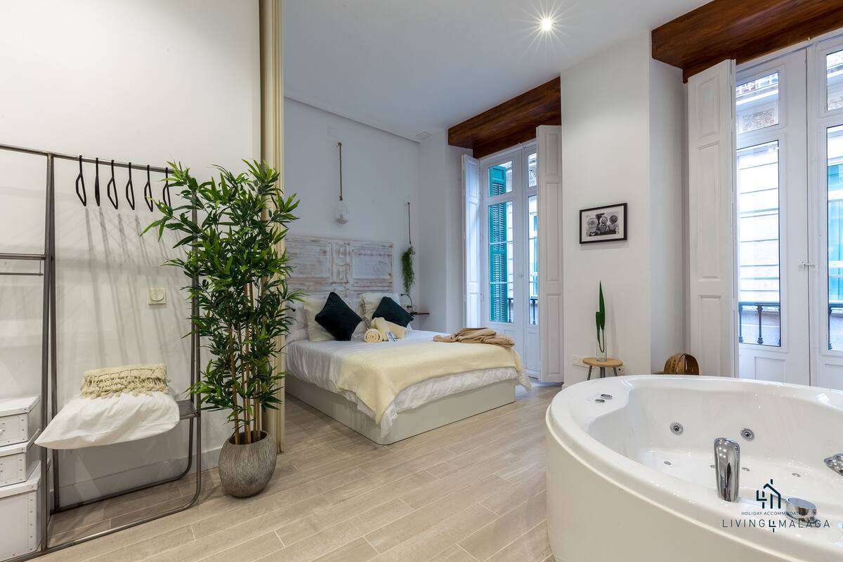 Romantische studio suite (Skyline1) | Een laptopwerkplek, verduisterende gordijnen