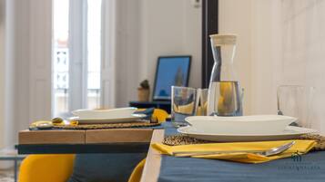 City Studio Suite, Balcony (Skyline2) | Laptop workspace, blackout drapes, iron/ironing board, WiFi (free)