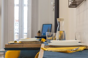City studio suite, balkon (Skyline2) | Een laptopwerkplek, verduisterende gordijnen