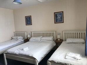 Familienzimmer (4 people) | Bügeleisen/Bügelbrett, kostenlose Babybetten, kostenloses WLAN