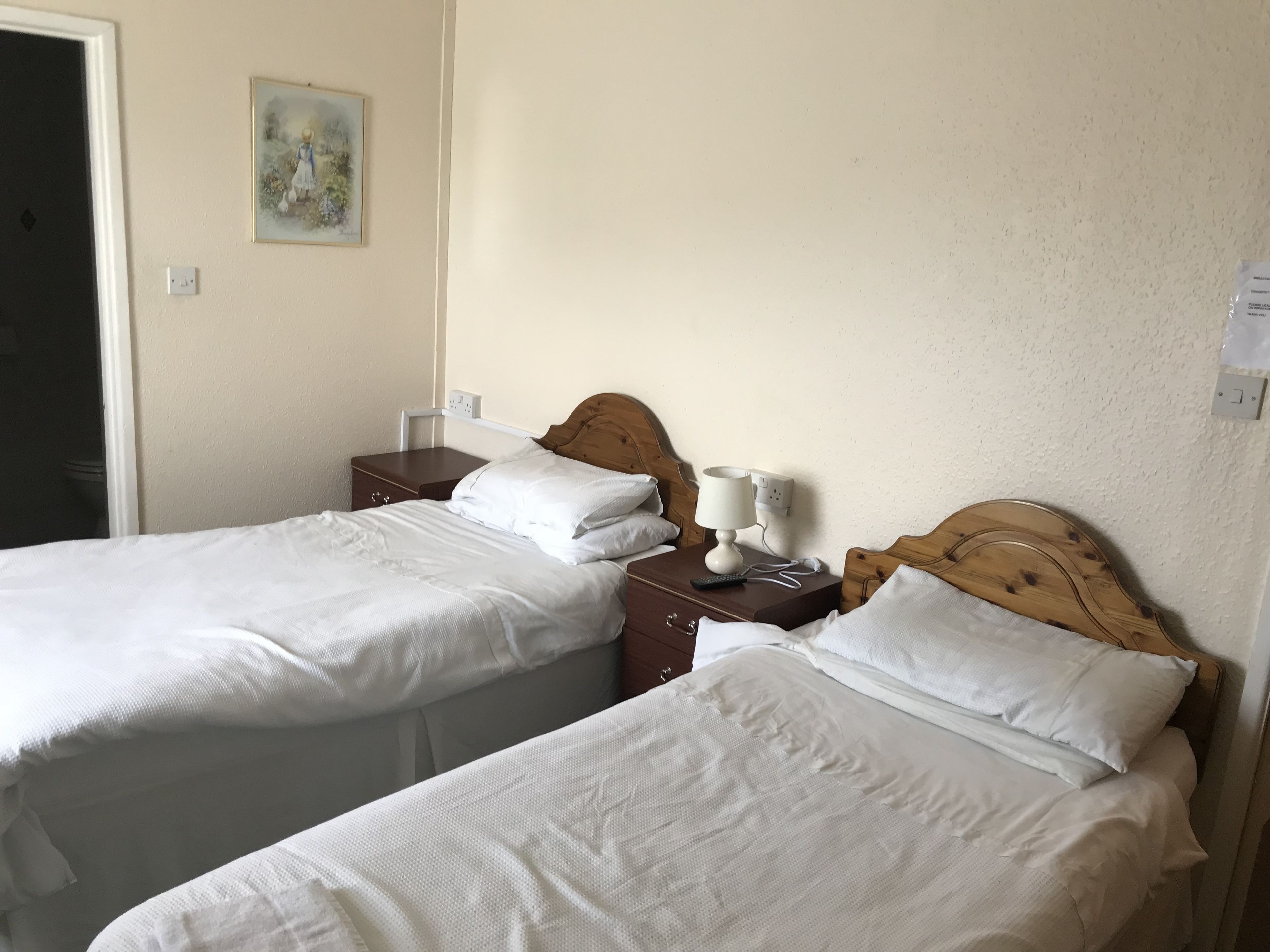 Zweibettzimmer | Bügeleisen/Bügelbrett, kostenlose Babybetten, kostenloses WLAN