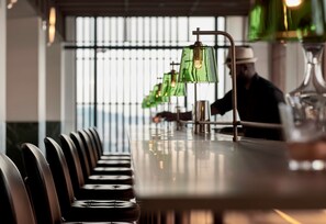 2 restauranter: frokost, lunsj, middag og brunsj serveres