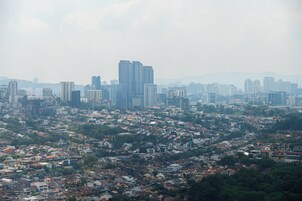 Pemandangan kota dari properti