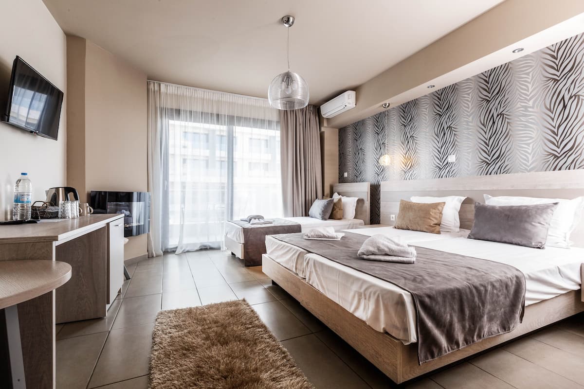 Tripla Comfort | 1 camera, con stile personalizzato, con arredamento individuale