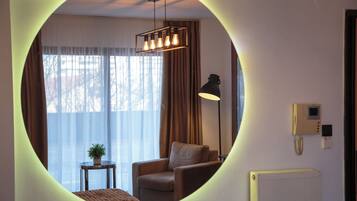 1 habitación, decoración personalizada y muebles diferentes