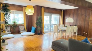 Télévision à écran plat