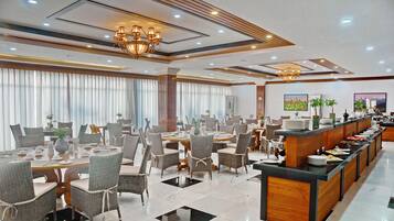 Daily buffet breakfast for a fee
