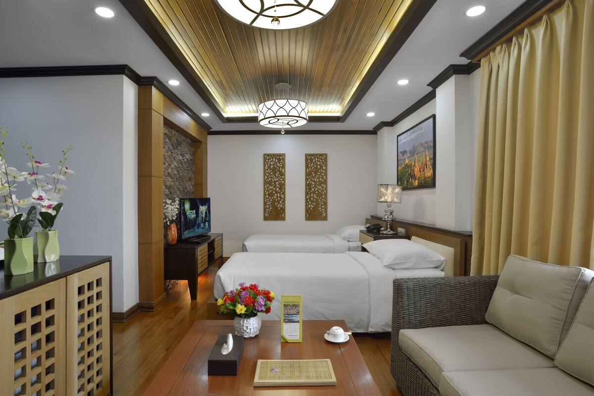 Deluxe Twin Room | Premium bedding, minibar, in-room safe, desk