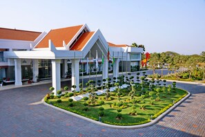 Garden - The Regency Hotel (Nyaung-U)