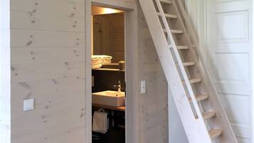 Apartment (Herrenhaus 2) | Blackout drapes, free WiFi, bed sheets