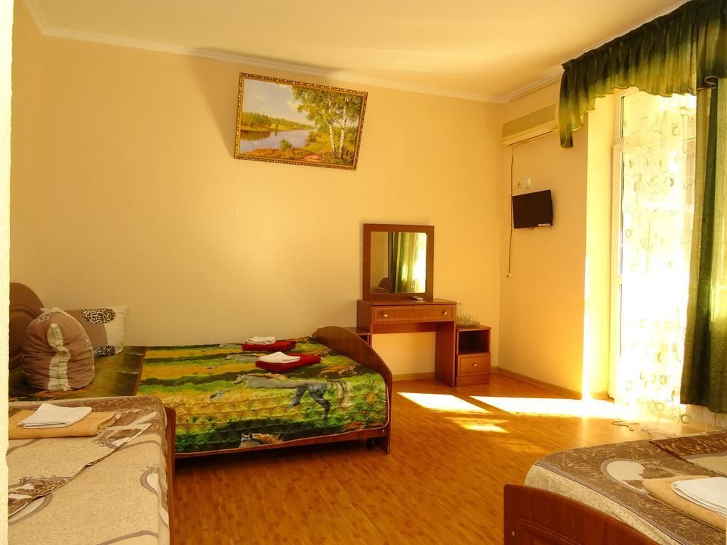 Chambre Quadruple | Coffres-forts dans les chambres, fer et planche à repasser