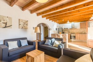 别墅, 3 间卧室, 私人游泳池 | 起居区 | 平板电视