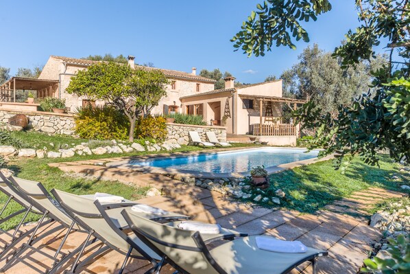 Outdoor pool, sun loungers