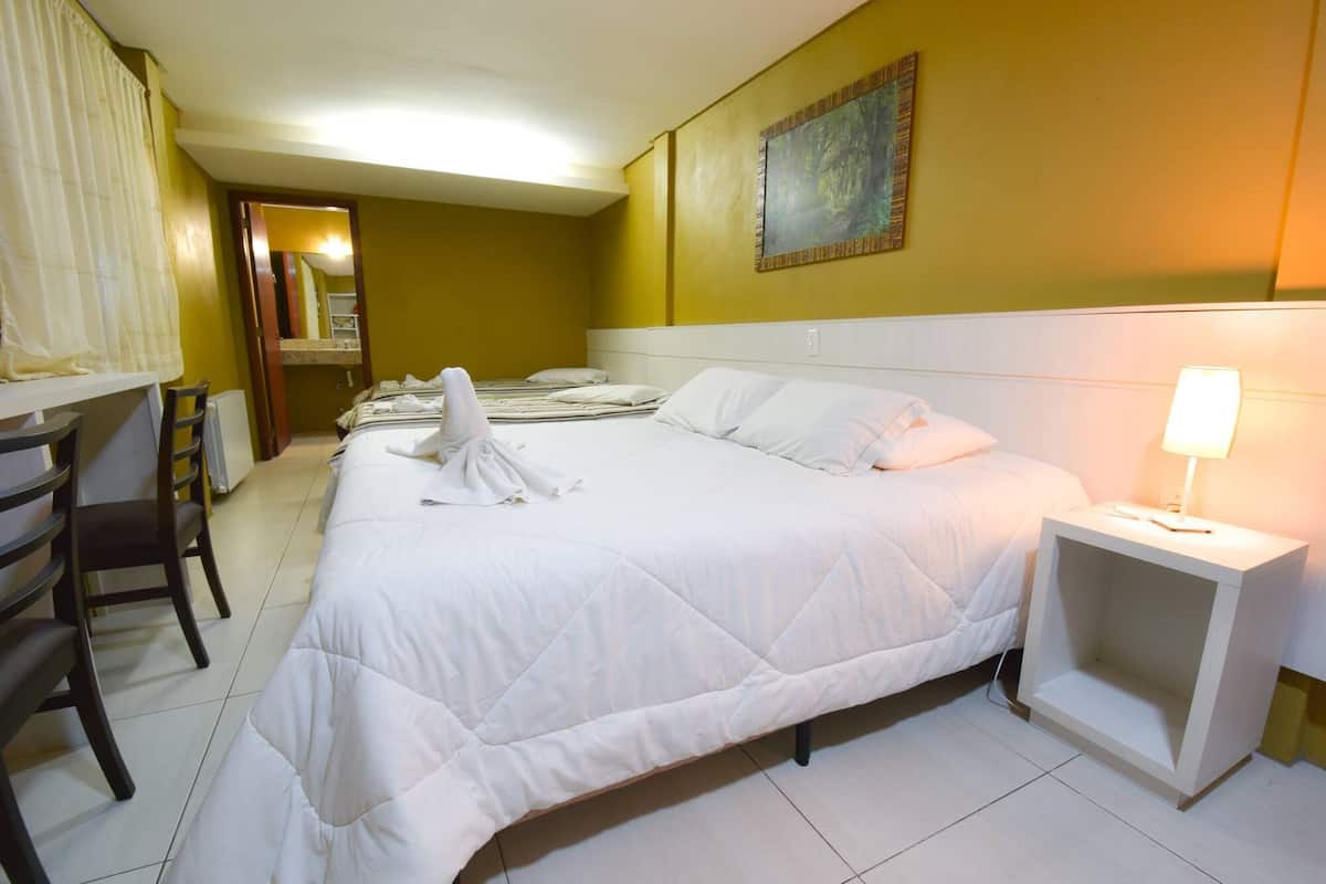 Minibar, bureau, chambres insonorisées, Wi-Fi gratuit