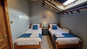 Family Room (Troutbeck) | Desk, iron/ironing board, free WiFi, bed sheets - Station Inn (Kendal)