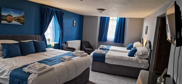 Family Room (Kentmere) | Desk, iron/ironing board, free WiFi, bed sheets - Station Inn (Kendal)