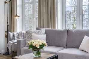 Deluxe-huoneisto (Sw Ducha 115/117) | Oleskelualue | Taulutelevisio