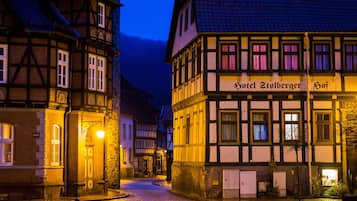 Fassade der Unterkunft â Abend/Nacht