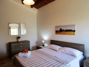 Apartment, 3 Bedrooms | 3 bedrooms, iron/ironing board, free cots/infant beds, free WiFi