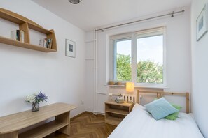Apartment, 2 Bedrooms | 2 bedrooms, free wired internet
