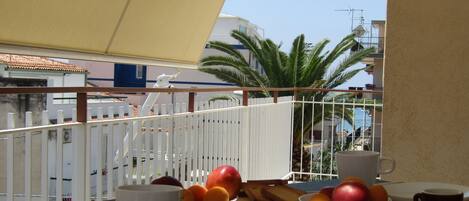 Departamento, 2 habitaciones | Terraza o patio