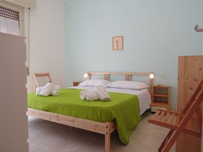 Apartamento, 2 habitaciones | 2 dormitorios, tabla de planchar con plancha, cunas gratuitas