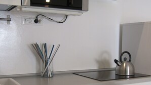 Apartment, 2 Bedrooms | Private kitchen
