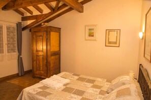 Biancheria da letto di alta qualità, copriletto in piuma, Wi-Fi gratuito