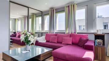 Apartment | Wohnbereich | Flachbildfernseher