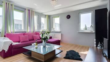 Apartment | Living area | Flat-screen TV