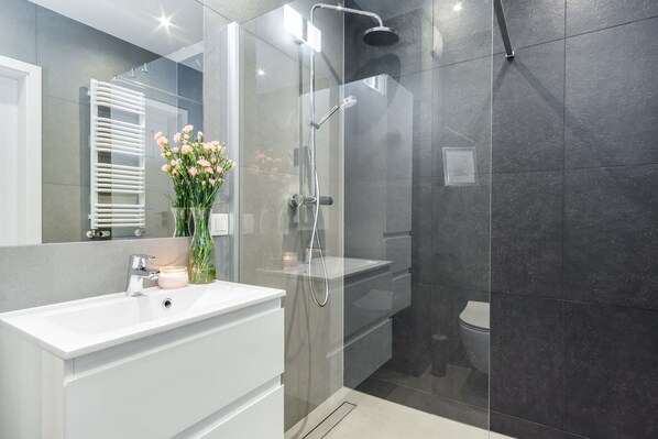 Apartment | Bathroom