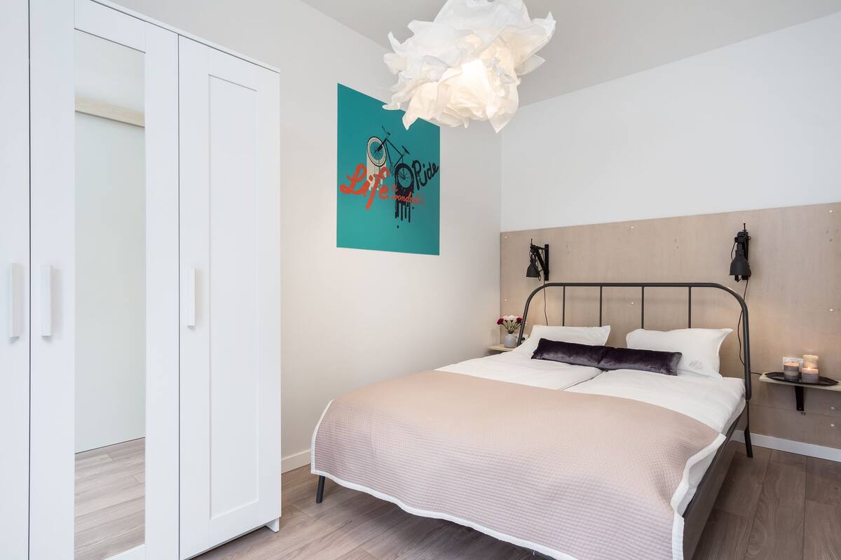 Comfort Apartment | 1 bedroom, cribs/infant beds, rollaway beds, bed sheets
