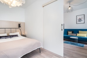 Comfort Apartment | 1 bedroom, cots/infant beds, rollaway beds, bed sheets