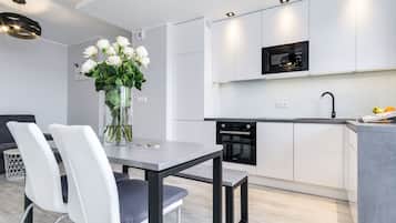 Leilighet | Eget kjøkken | Kjøleskap, mikrobølgeovn, ovn og kokeplater