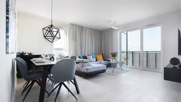 Premium Penthouse | Living area | Flat-screen TV