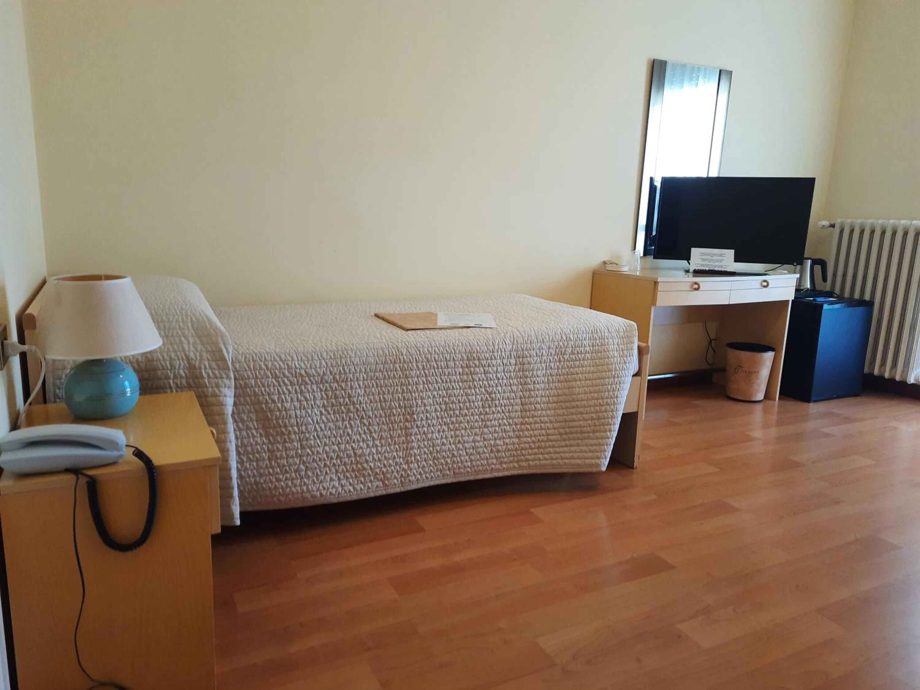 minibar, in-room safe, desk, free wifi