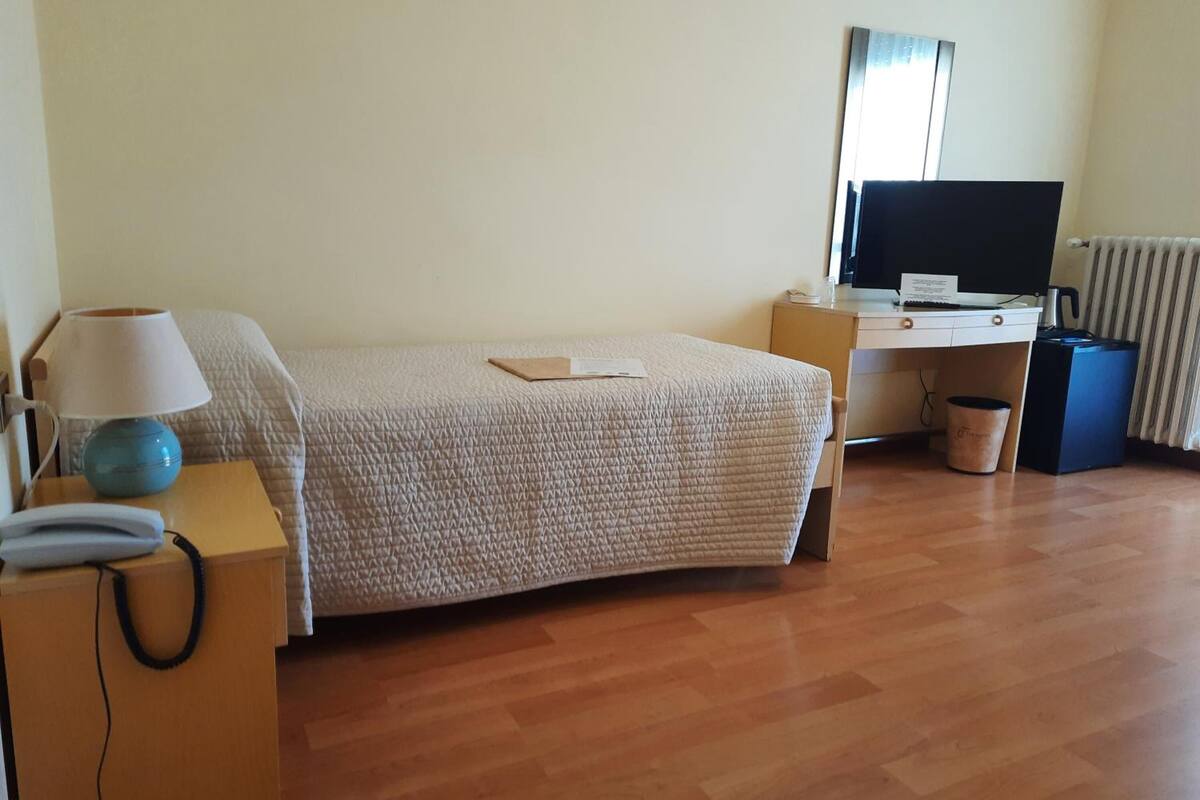 minibar, in-room safe, desk, free wifi