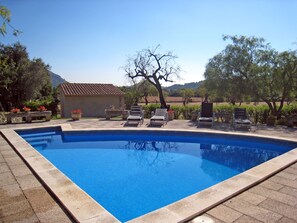 Outdoor pool - Villa Can Fanals (Alcudia)