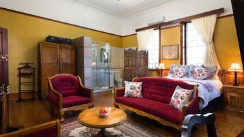 1 habitación, ropa de cama de alta calidad y escritorio