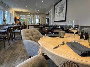 Frokost, lunsj og middag serveres