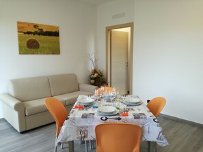 Apartment | Private kitchenette | Fridge, stovetop, electric kettle, toaster - La Lantana (Ragusa)
