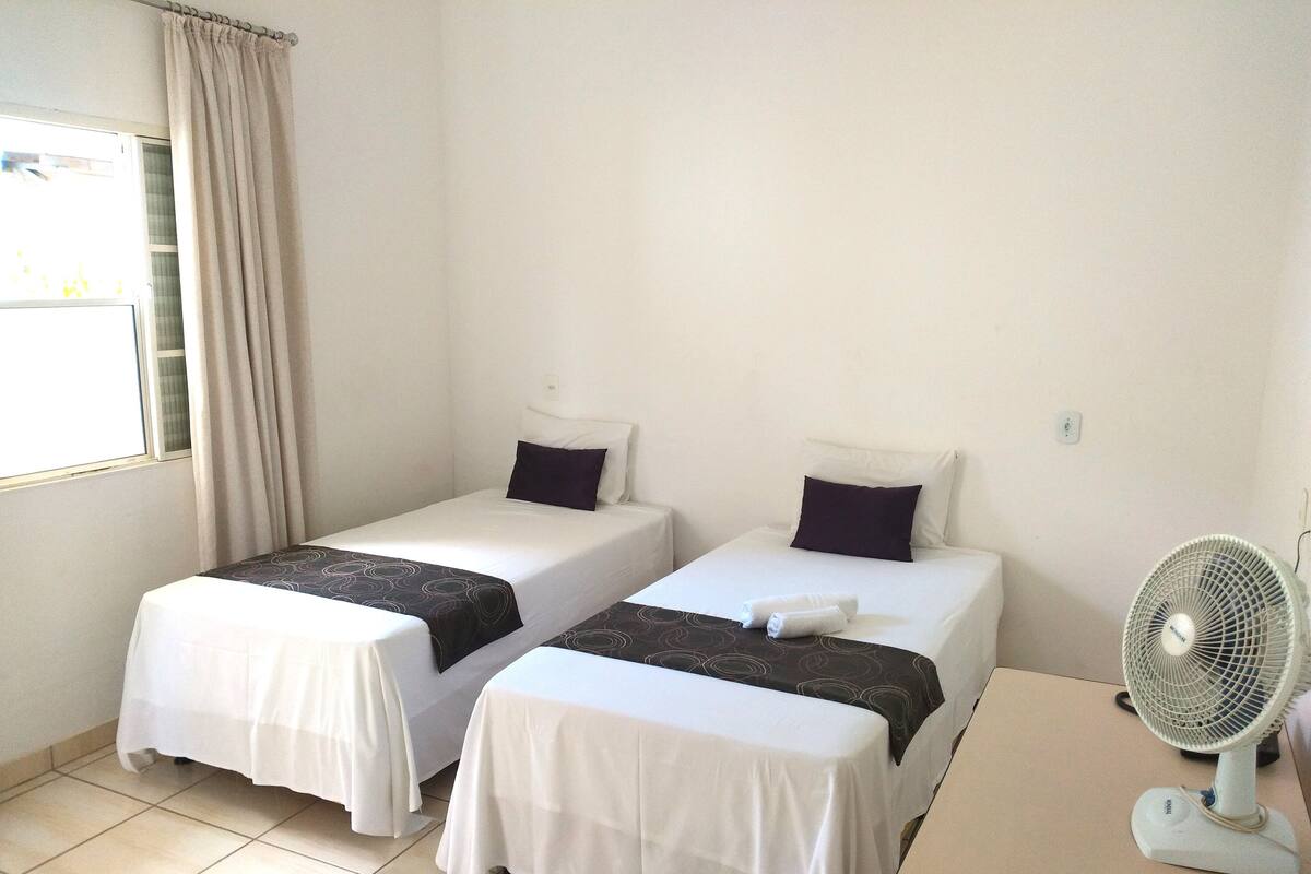 Standard Twin Room | Blackout drapes, WiFi (free), bed sheets